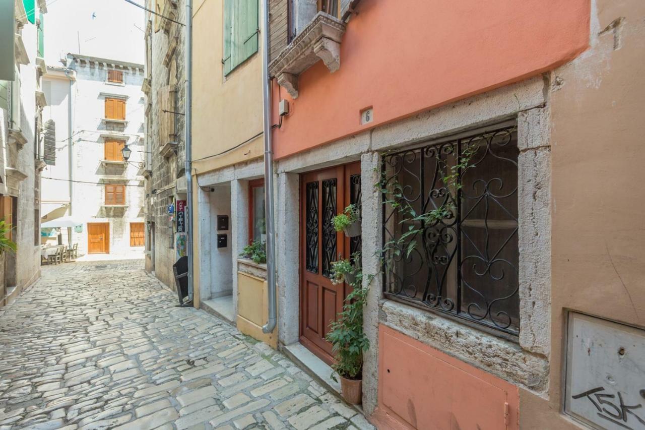 Studio Yellow Flower Rovinj Exterior foto